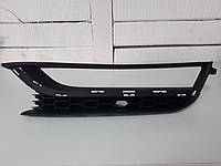 Решетка с отверстием под противотуманную фару левая TONG YANG VW Passat B7 USA 2011 2015
