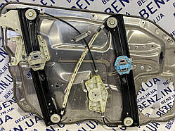 Склопідйомник передній правий Mercedes W221 A2218204302