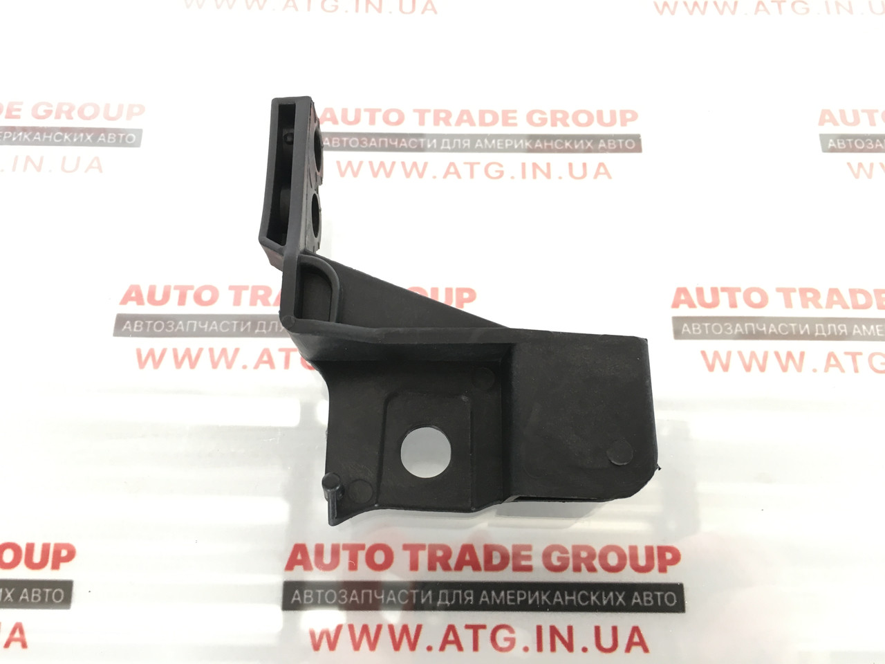 Кріплення фари праве Ford Fusion 2013-2016 — неоригінал DS7Z-13A004-A