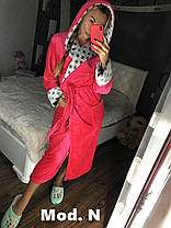 Теплий жіночий довгий махровий халат із капюшоном червоного кольору, фото 2