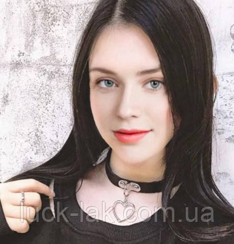 Чокер, ремінець із підвіскою серце