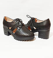 Женские туфли, на удобном устойчивом каблуке в черном цвете практичная не дорогая обувь