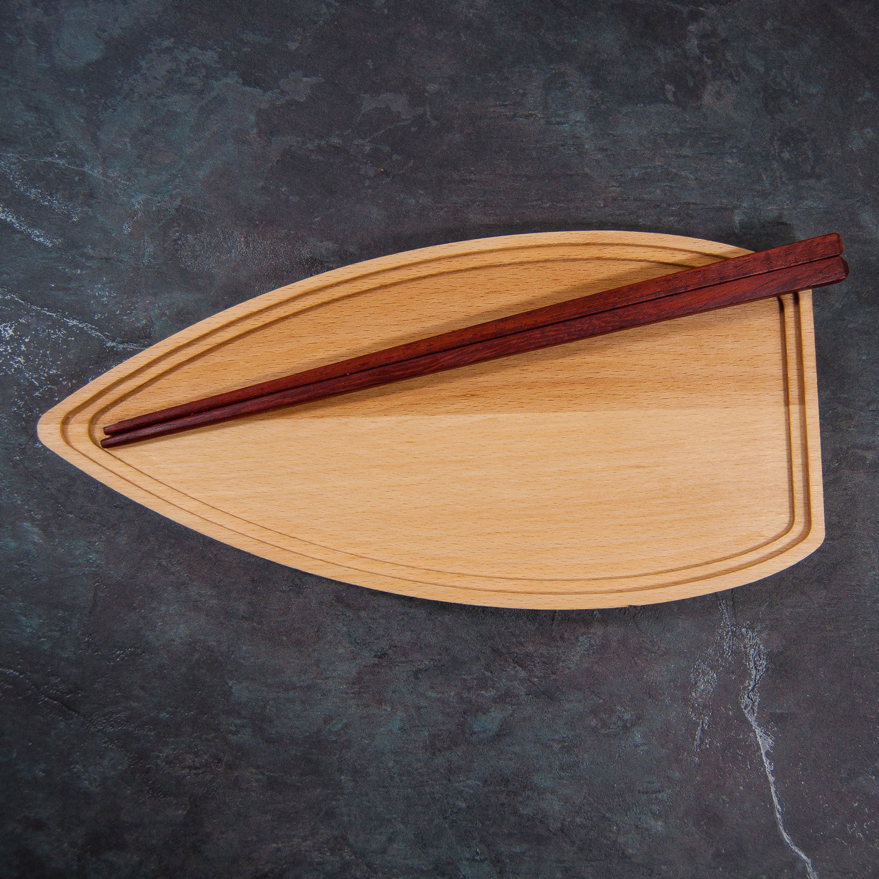 Сервірувальна дошка дерев'яна тарілка блюдо для подачі суші, ролів порційна "Човник" 290 х 140 х 20 мм