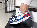 Жіночі спортивні кросівки Adidas Falcon шкіряні замшеві білі з синім і червоним, фото 4