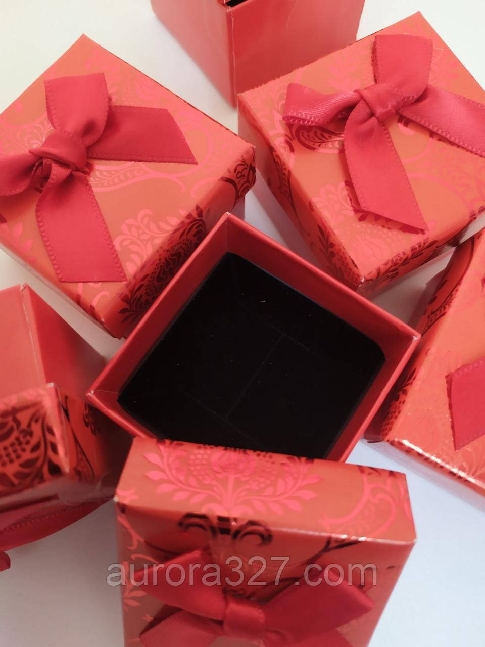 Подарункова коробка картон для кільця, сережки "Франція"5х5х2,5 см Червоний