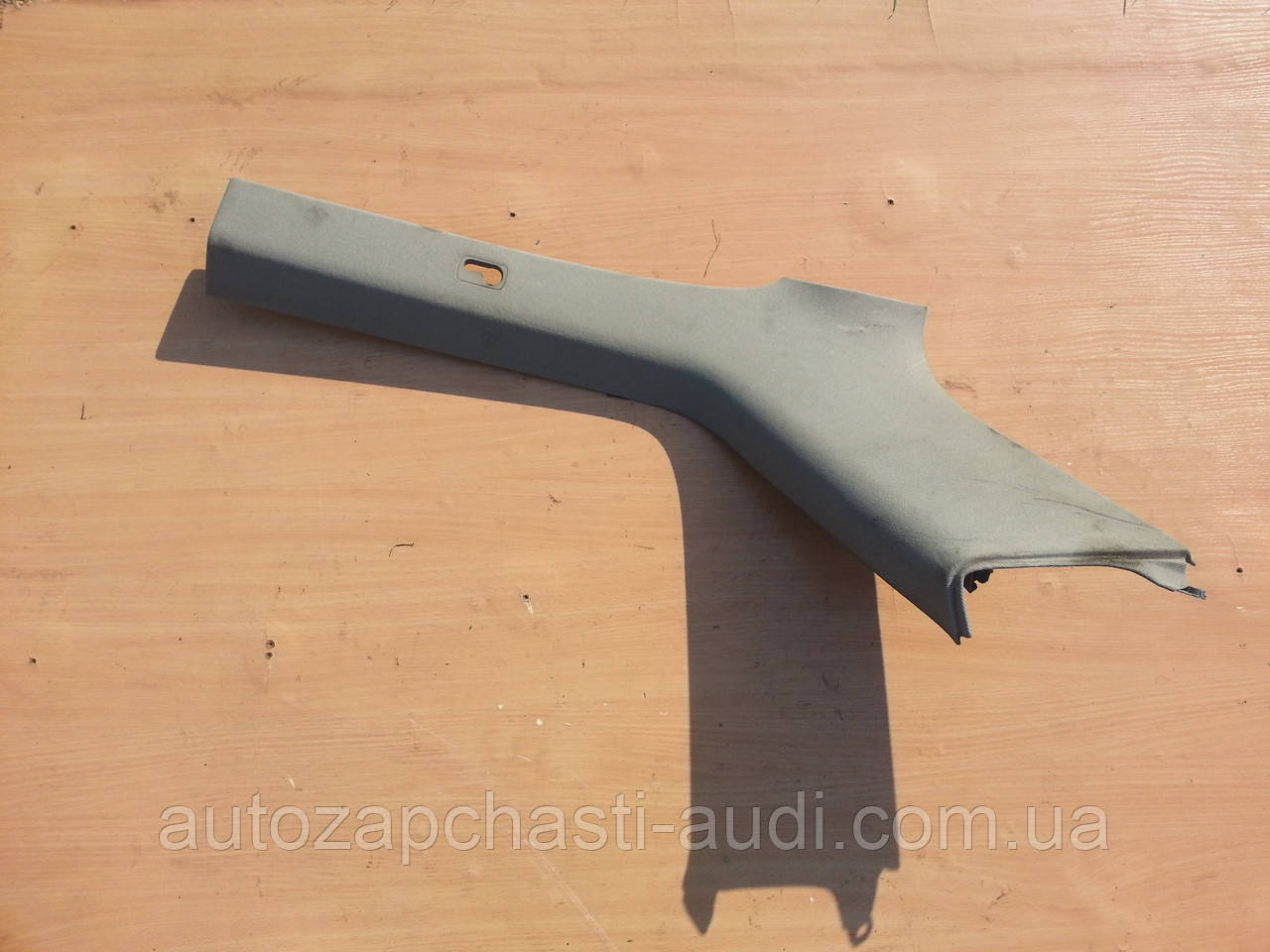 Права внутрішня обшивка задньої стійки багажника 4B9867246D Audi A6 C5 Allroad 2000-2005 рр., фото 1