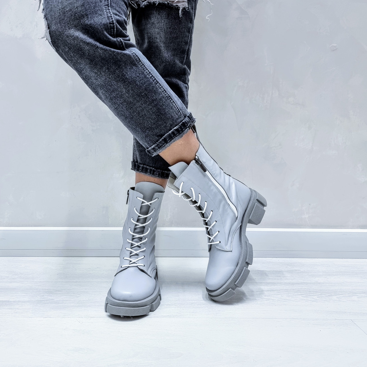 Жіночі черевики-берці сірі шкіряні демісезонні, фото 1