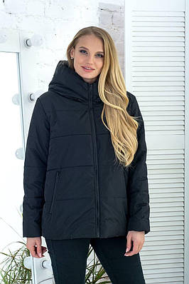 Жіноча чорна демісезонна куртка великих розмірів
