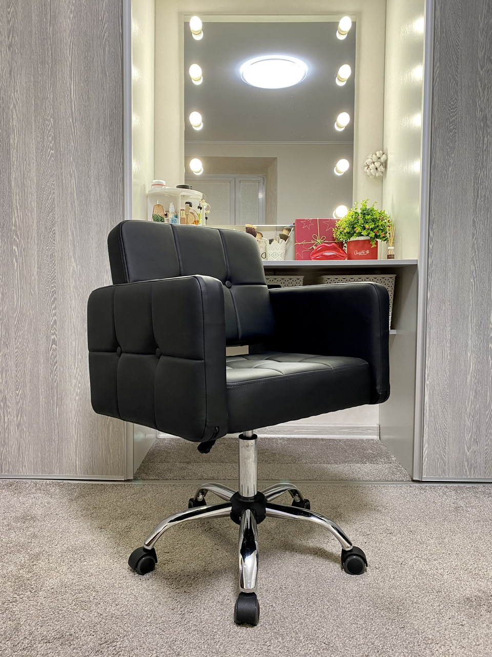 Перукарське крісло на пневматиці Beatrice HC181K чорний, фото 1