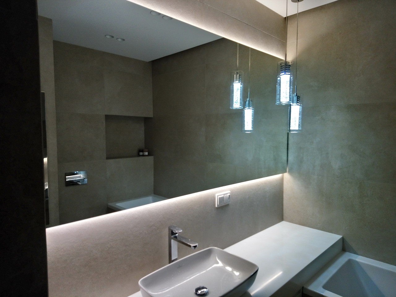 Дзеркало з LED-підсвіткою за розмірами замовника 1,9×0,4 м