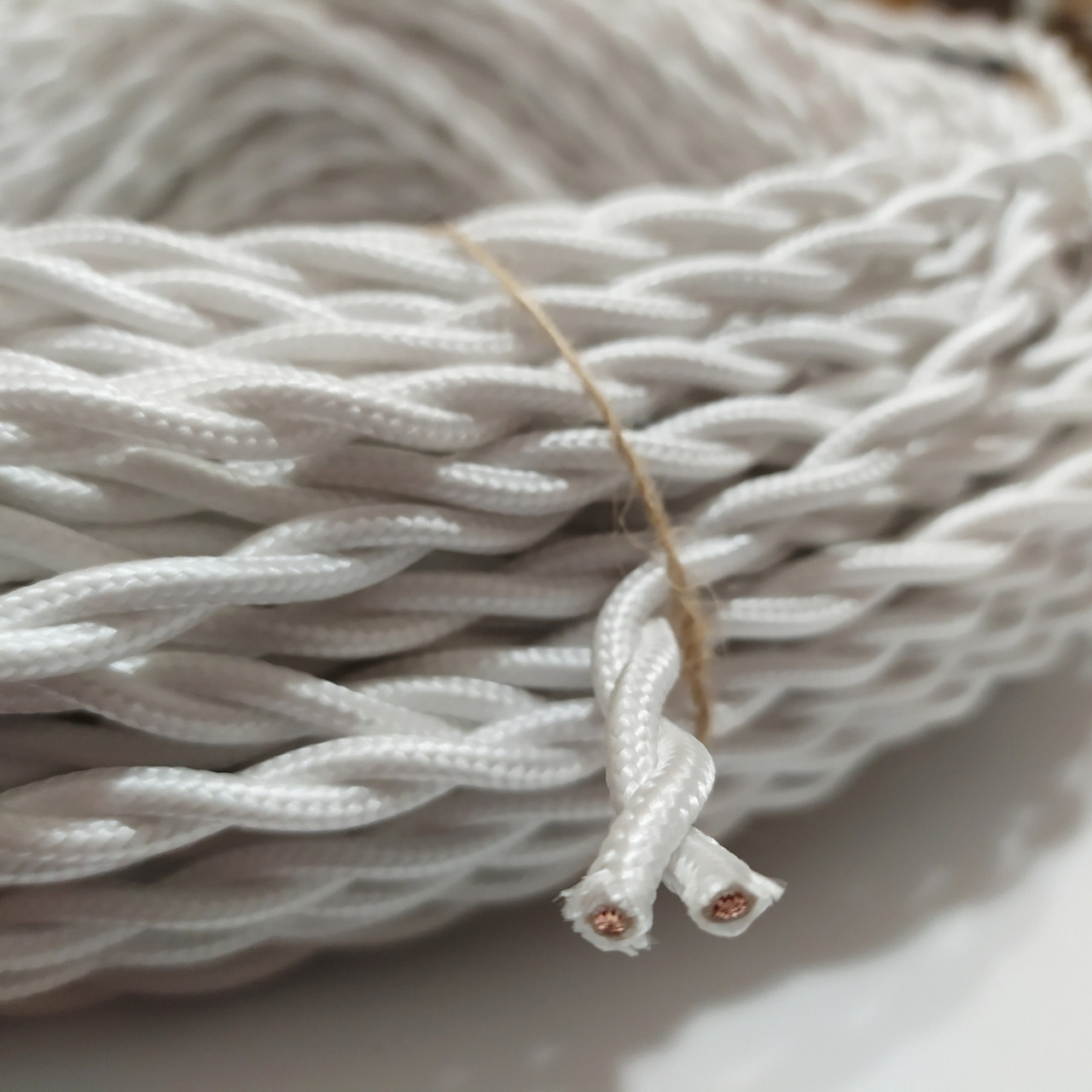 Ретро провод 2х0,75 двойной витой белый для наружной проводки: продажа ...