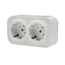 Розетковий блок 2 x 2К+З із захисними шторками 16 A - 250 В Кут. 45 град. Forix (Quteo) (білий) 782423