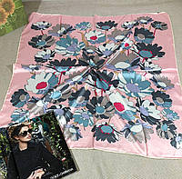 Женский шелково-атласный платок в оригинальные цветы 90*90 Турция