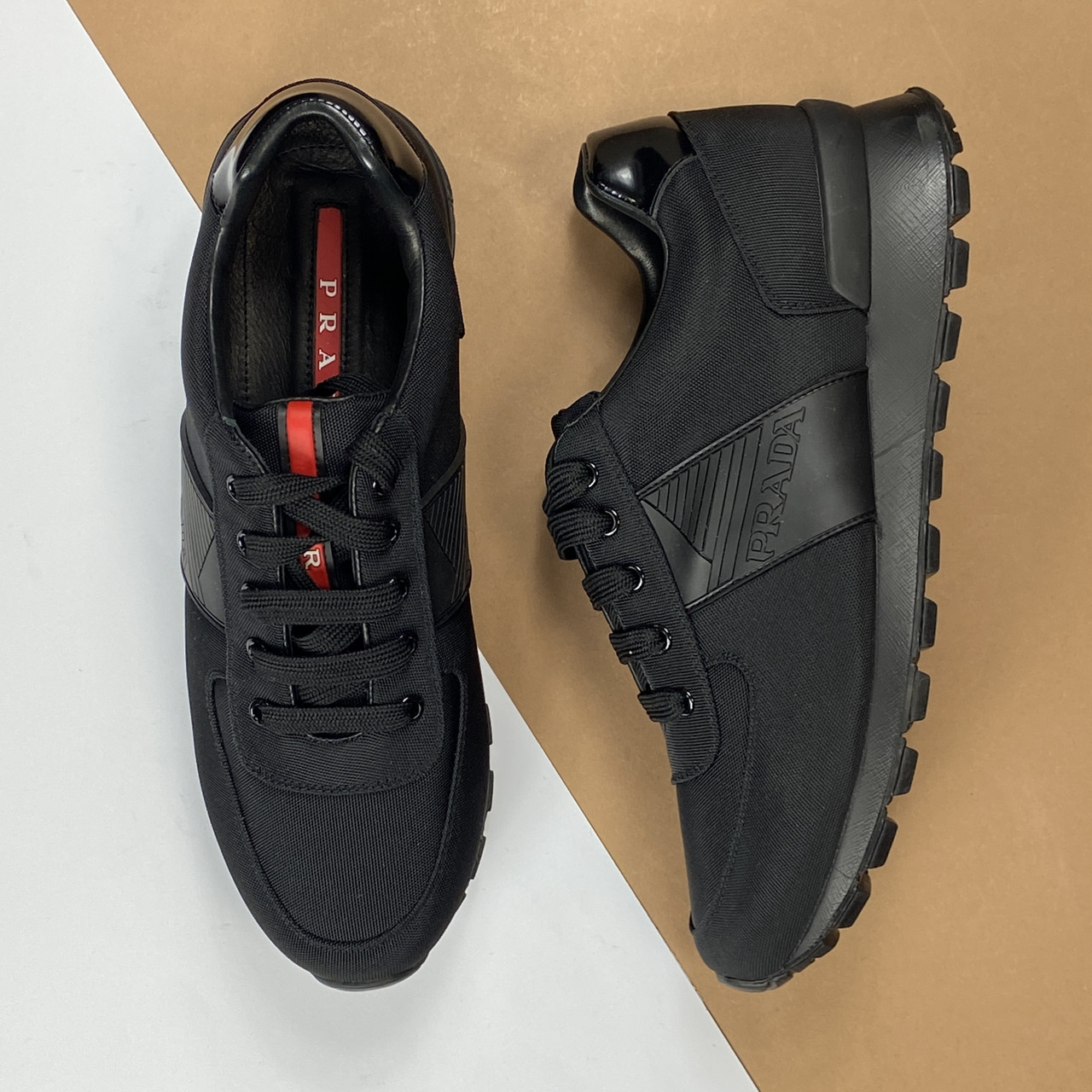 Чоловічі кросівки