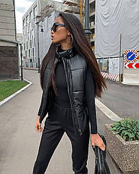 Жіночий жилет з екошкіри в чорному кольорі з коміром-стійкою (р. S, M, L, XL) 401461