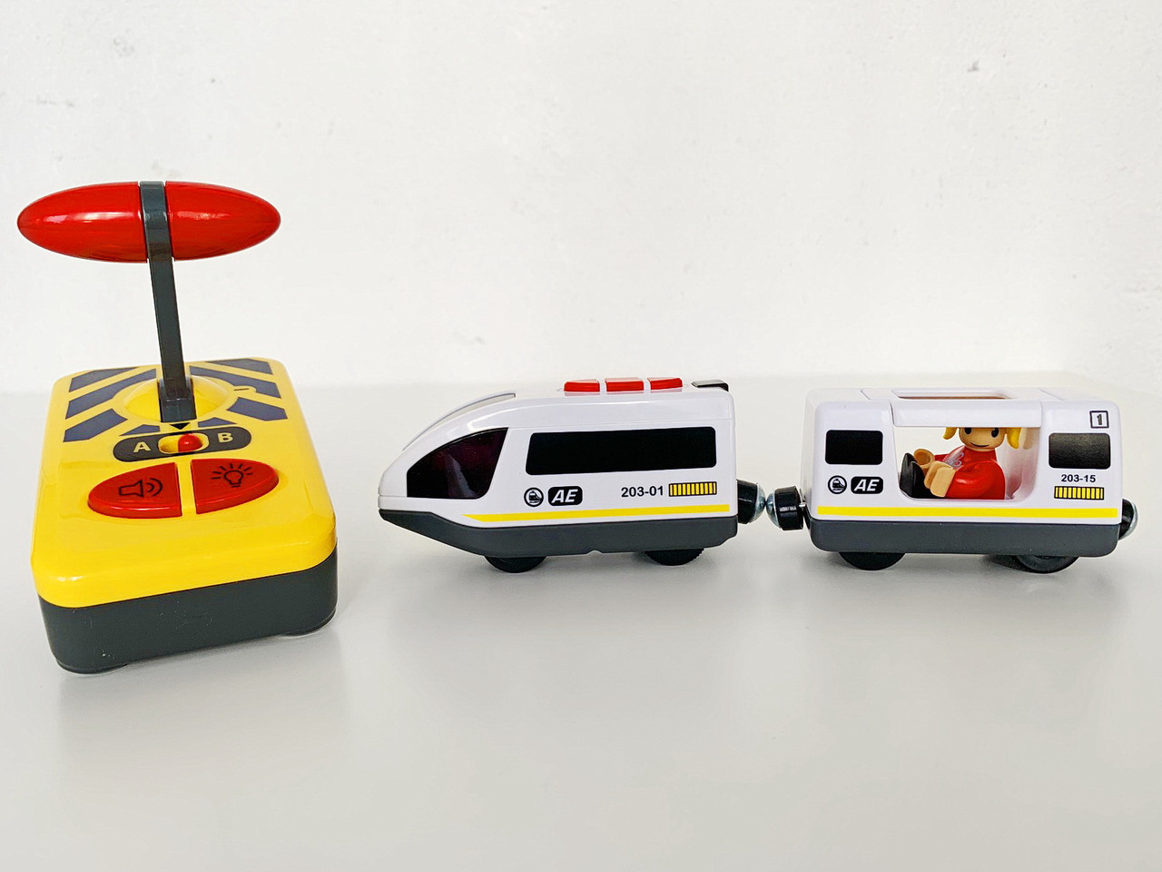 Пасажирський поїзд white PLAYTIVE® з дистанційним керуванням Німеччина