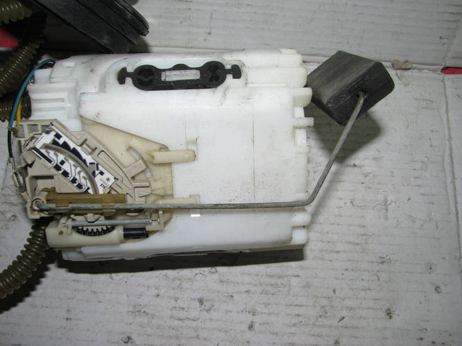 Б/у датчик уровня топлива Volkswagen Polo III/Polo Classic II/Seat ...