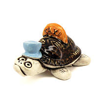 Скульптурка "Черепаха-такси" 10*6см глина, керамика.
