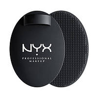 Очищающая губка для кистей Nyx On The Spot Brush Cleansing Pad (черная)