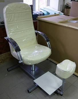 Педикюрне крісло ПЕ025