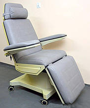 Універсальне комфортне Крісло для діалізу KERCHER MEDICAL Bionic Dialysis Chair
