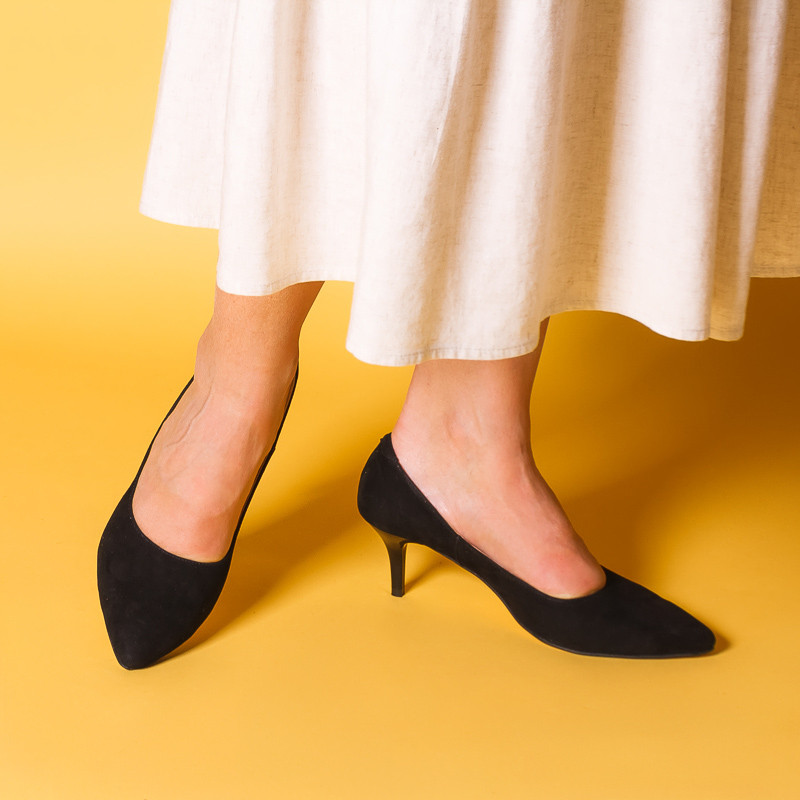 Жіночі туфлі чорні замшеві на маленькому каблуці-шпильці 6,5 см. Колір будь-який під замовлення