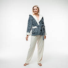 Тепла жіноча піжама з капюшоном. Укорочений халат з капюшоном + штани. Колір: сірий і молочний