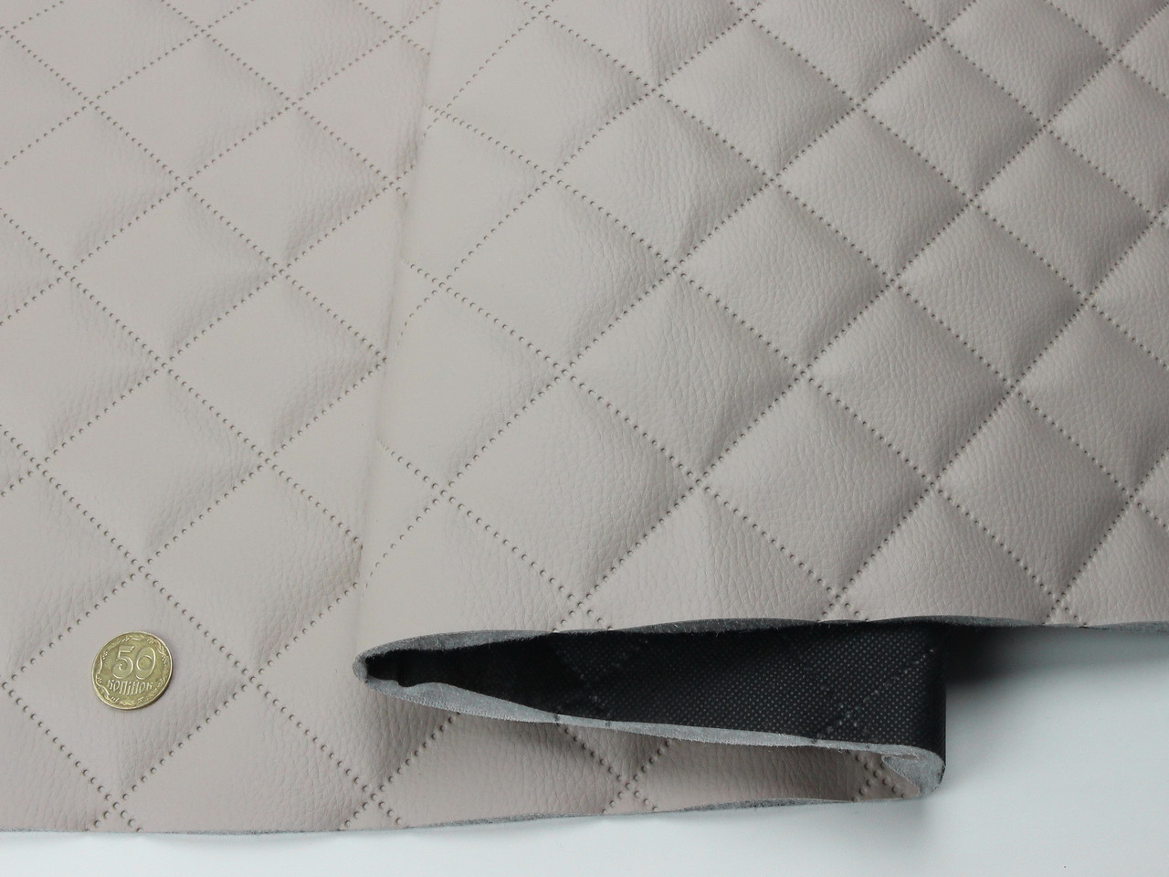 Відріз 1м, Шкірзам термостьобаний кремовий "Квадрат", дубльований синтепоном 3мм і флізеліном шир. 1,40 м, фото 1