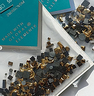 Мікс кольорових стразів і металевих фігурок, золото