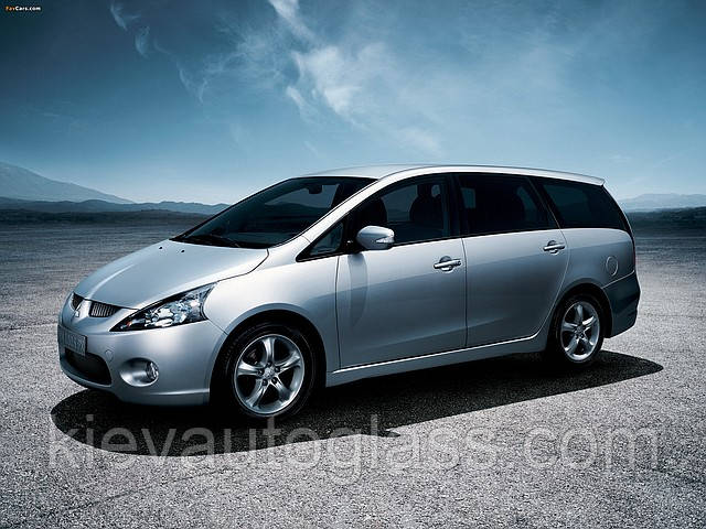 Лобове скло на MITSUBISHI GRANDIS