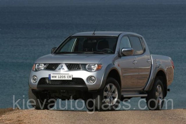 Лобове скло на MITSUBISHI L200 з 2006 рокув.