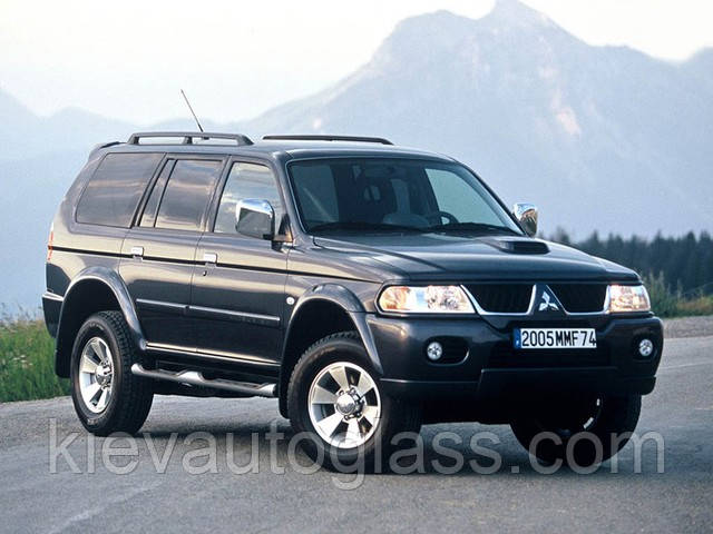 Лобове скло на MITSUBISHI PAJERO SPORT 1999-08 р. в.