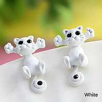Дитячі сережки гвоздики у формі ЗD котиків Колір білий