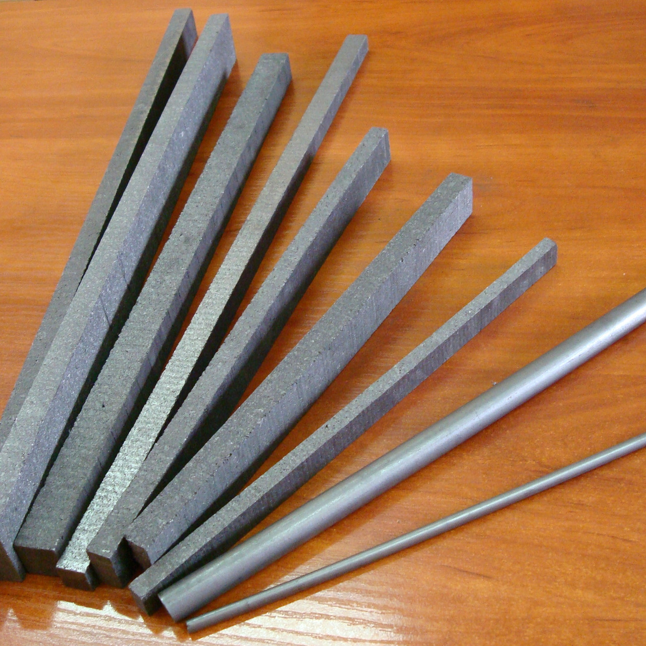 Графітові пластини для повітряно-дугового різання й строжки металів в асортименті