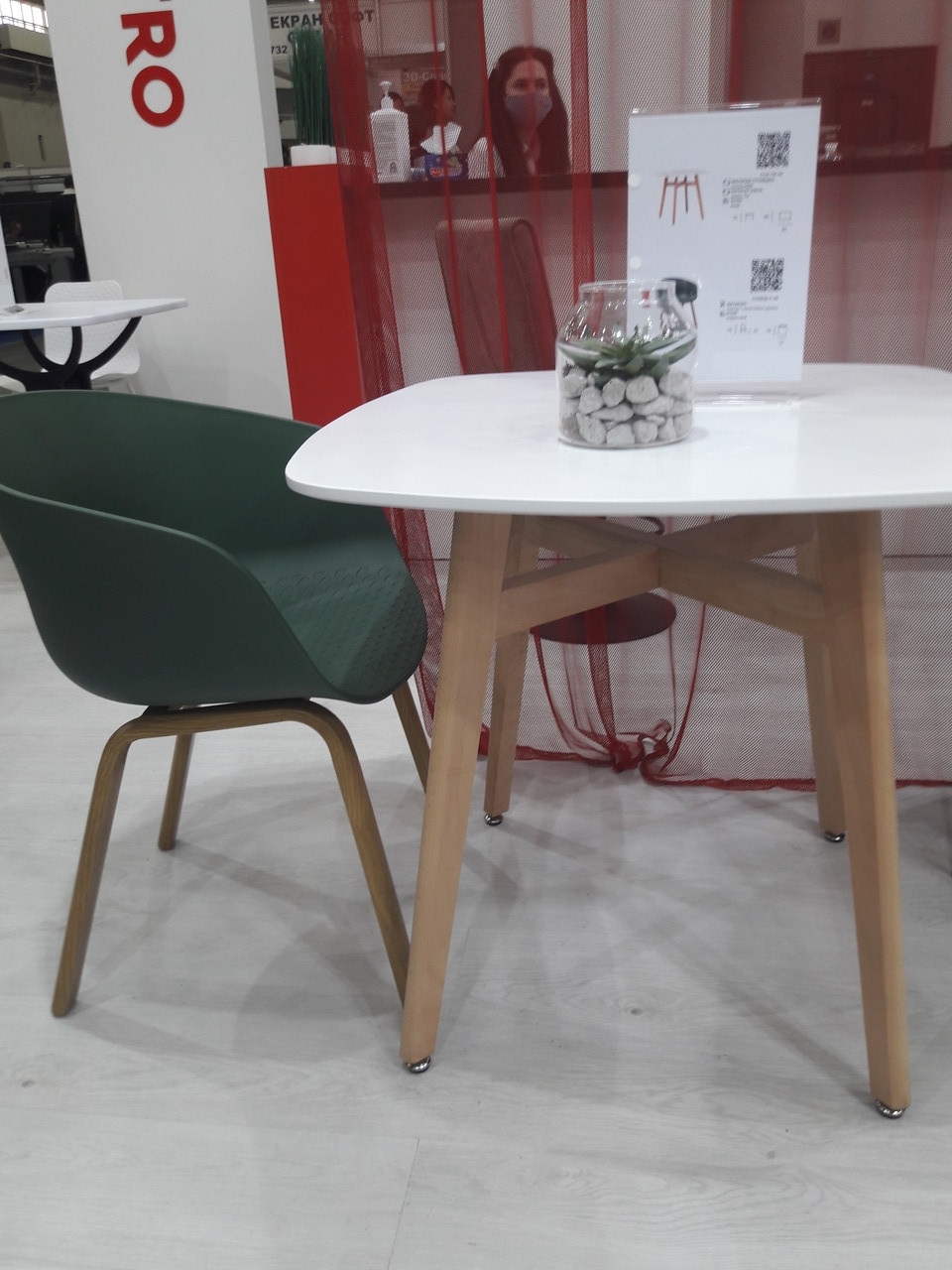 Стіл TM-34 матовий білий від Vetro Mebel, ніжки з бука, фото 1