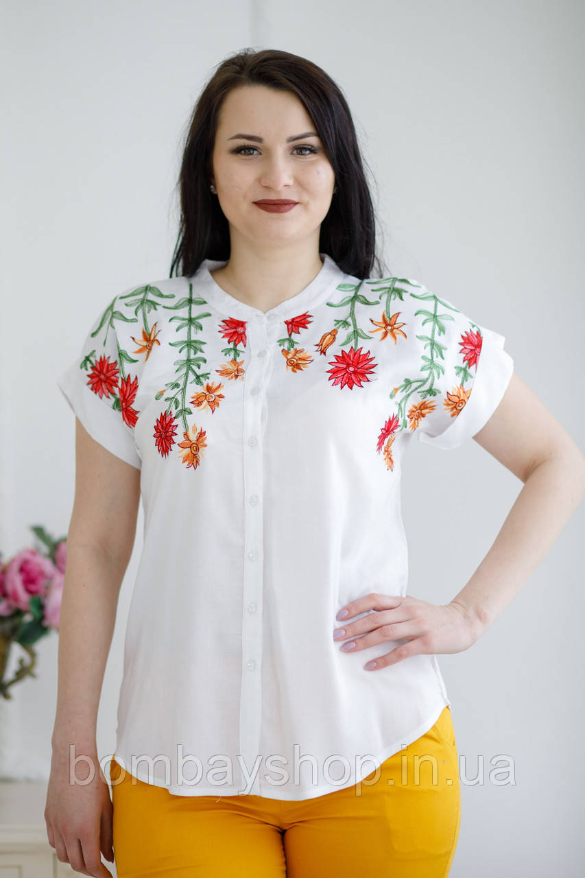 Стильна жіноча біла штапельна блуза розшита червоними і жовтими квітами №853
