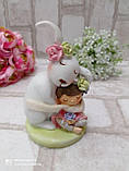 Статуетка із кераміки "Кролик з дівчинкою" h 11 см, фото 5