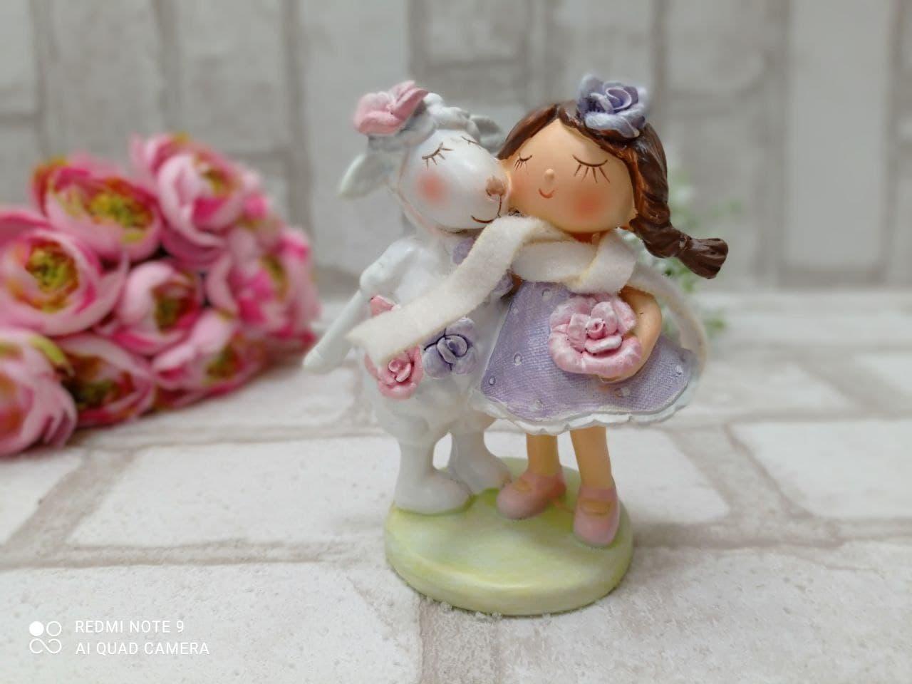 Статуетка із кераміки "Вівця з дівчинкою" h 11 см, фото 1