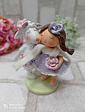 Статуетка із кераміки "Вівця з дівчинкою" h 11 см, фото 5