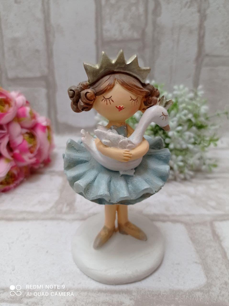 Статуетка із кераміки "Дівчинка з гусаком" h 11 см, фото 1