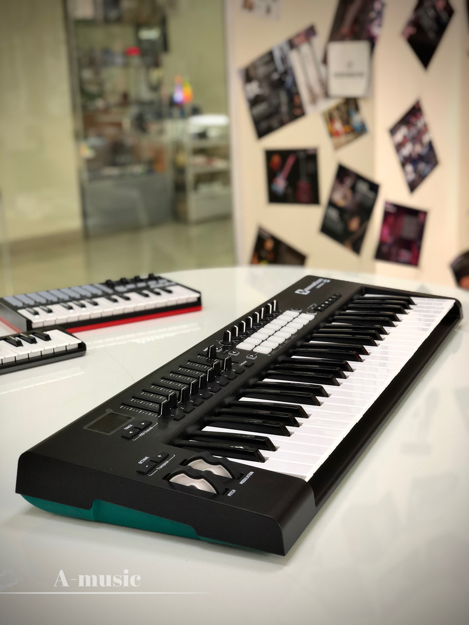 MIDI Клавіатура Novation Launchkey 49 MK2