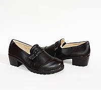 Жіночі туфлі, весна-осінь на невеликому стійкому каблуці в чорному кольорі на широку ногу