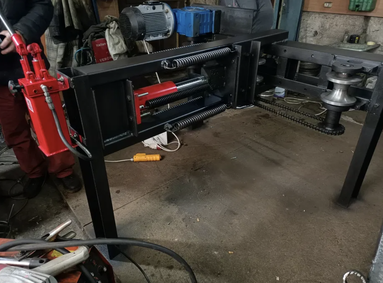 Електрогідравлічний промисловий трубогиб. Профилегиб.