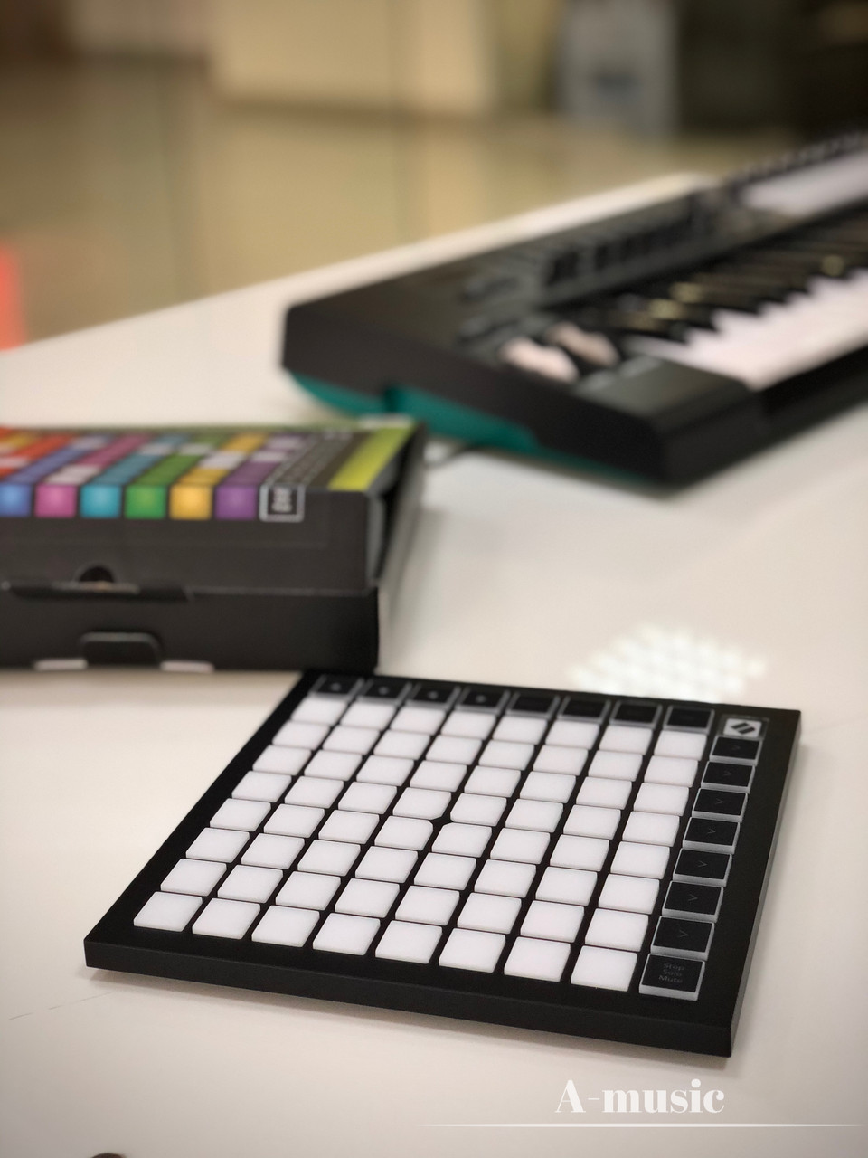 MIDI Контролер Novation Launchpad Mini MK3 MIDI Controller