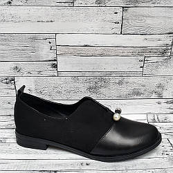 Жіночі туфлі на низькому каблуці чорні
