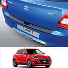 Пластикова захисна накладка на задній бампер для Suzuki Swift 3/5 Dr 2017+