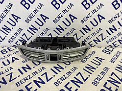 Повітряний дефлектор центральний Mercedes W221 A2218300954, A2218300554