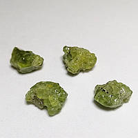 Хризолит (перидот) природный бусина самородки 8-15 мм для рукоделия цвет салатовый