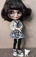 Кукла Блайз брюнетка, каре + 10 пар кистей, одежда, обувь и очки в подарок