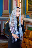 Ажурний шарф палантин жіночий на голову з бахромою для церкви "Змійка" блакитного кольору, фото 2